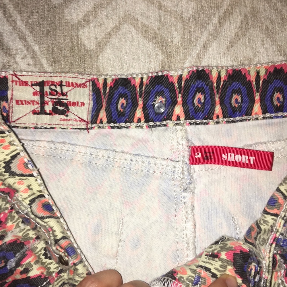 Patterned Shorts - Picture 2 of 3